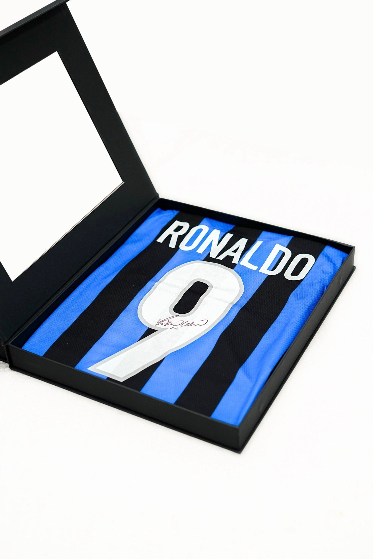 Ronaldo Nazário - Inter Milan Signed Jersey - Icons COA