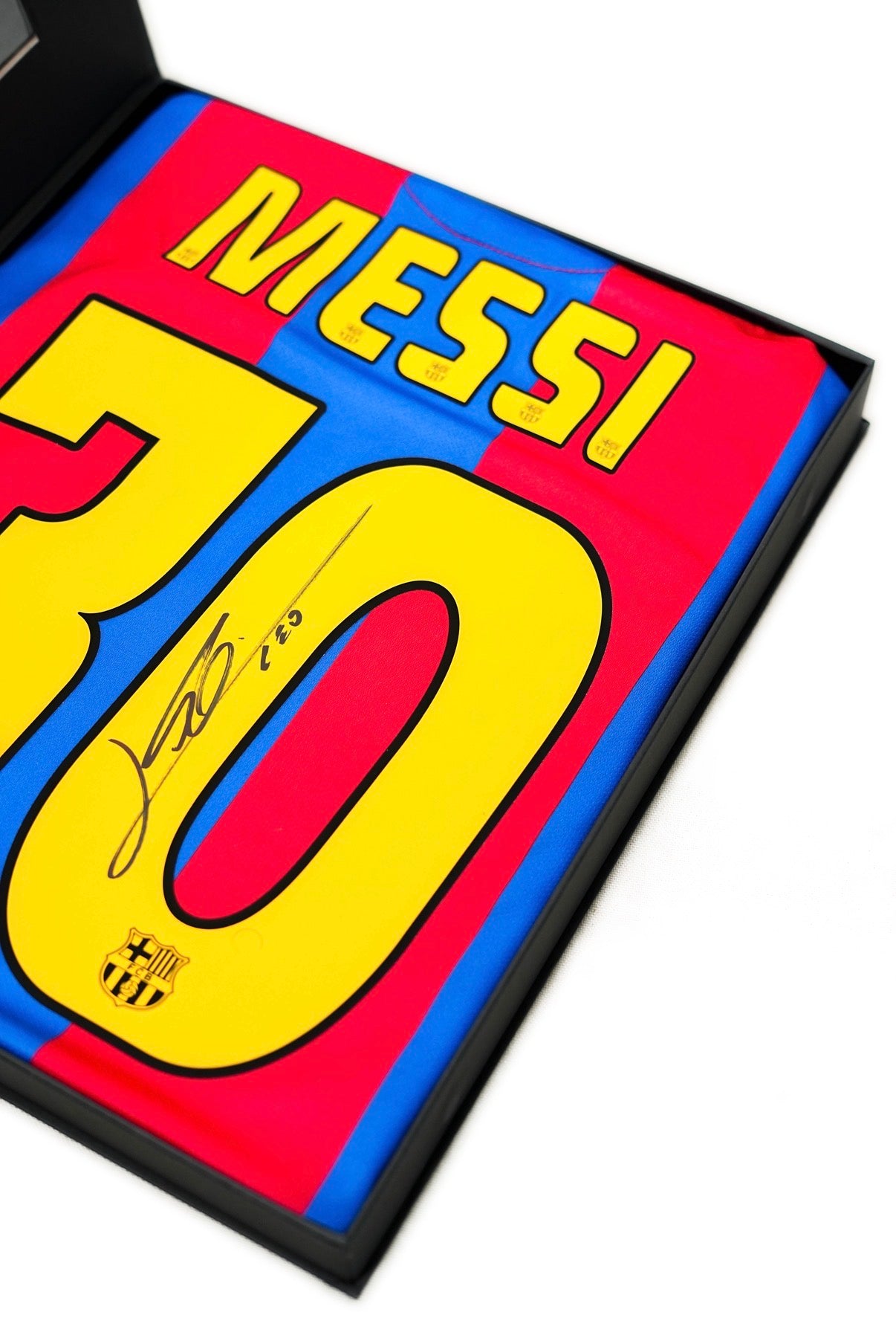 Lionel Messi - Barcelona Retro #30 Signed Jersey - Icons COA